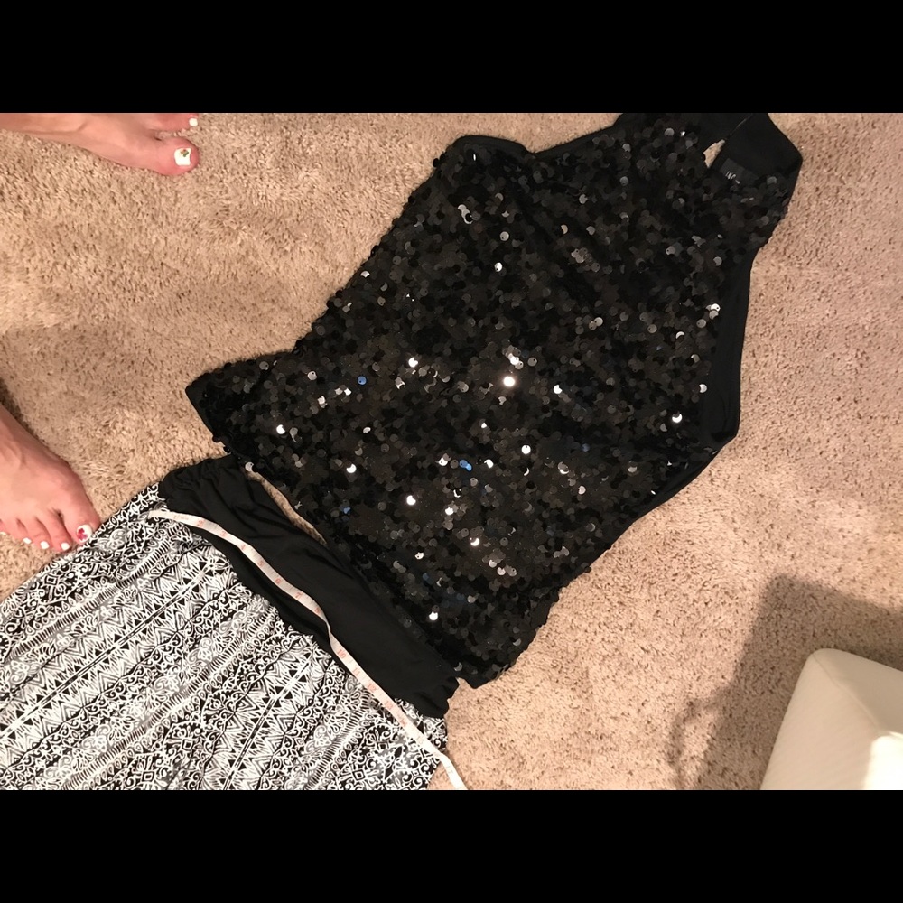 Ladies INC fancy tank. L